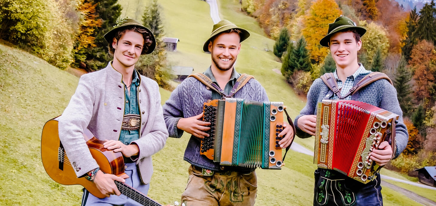 Ab 26. Juli 2025: Bayerischer Abend mit D'Oimhittn-Musi live in der Berghütte Bärenfalle