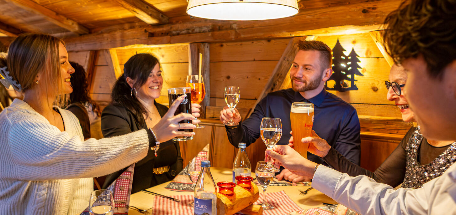Feiern, genießen und eine gute Zeit haben